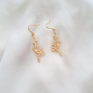 Floral Long Earrings Gold/ Silver