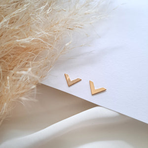 V shape stud Earrings Gold / Silver Chevron studs