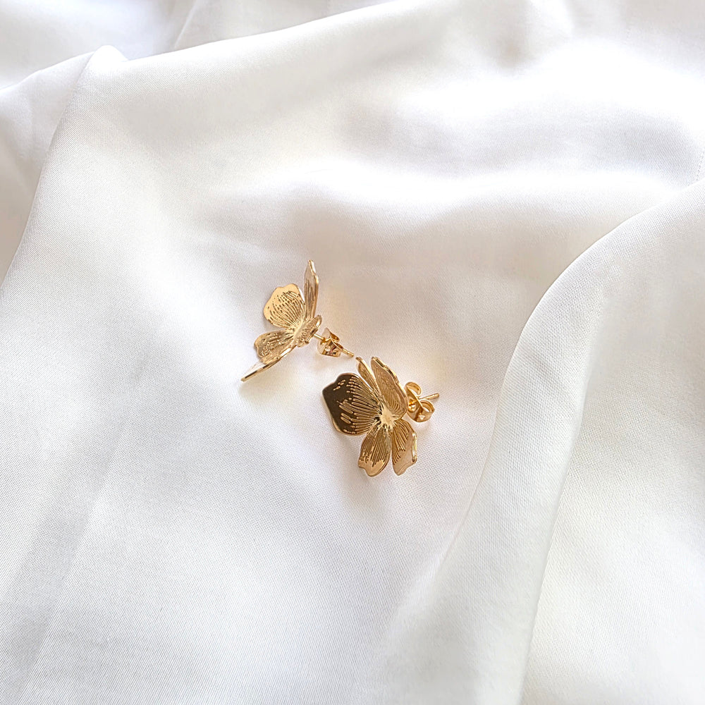 Flower Stud Earrings Gold / Silver