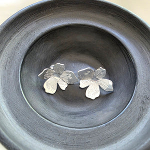 Flower Stud Earrings Gold / Silver