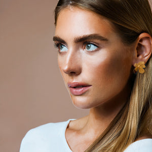 Flower Stud Earrings Gold / Silver