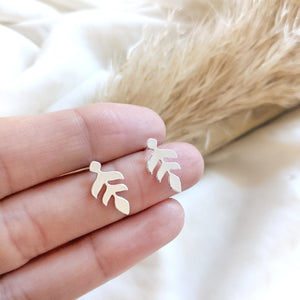 
                
                    Load image into Gallery viewer, Tiny Wheat Leaf Earrings Gold / Silver
                
            