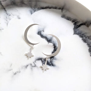 
                
                    Load image into Gallery viewer, Moon wit hanging star Studs Earrings silver
                
            