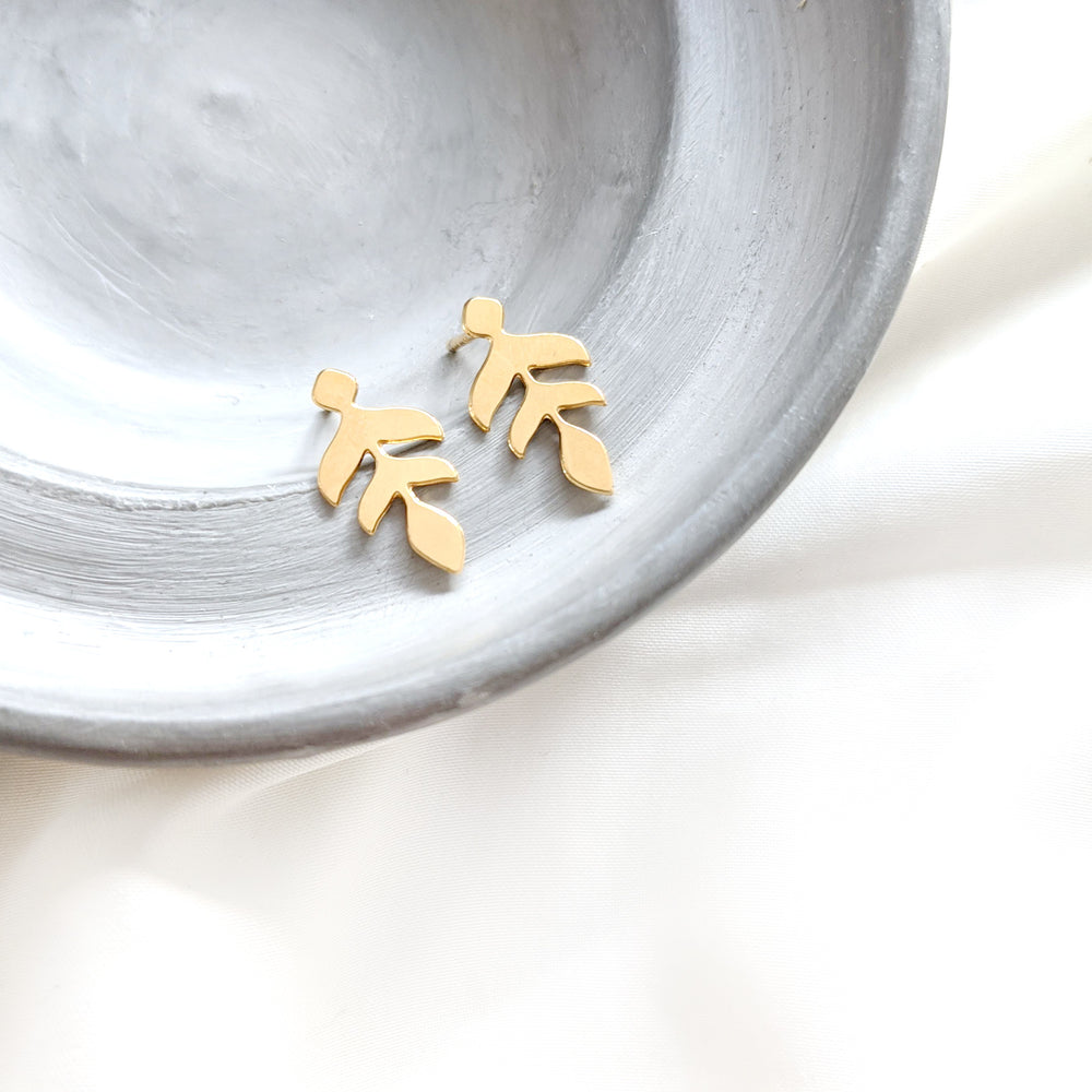 
                
                    Load image into Gallery viewer, Tiny Wheat Leaf Earrings Gold / Silver
                
            