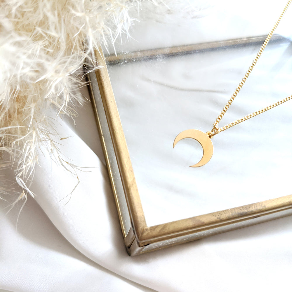 Crescent Moon Necklace gold - Celestial Necklace