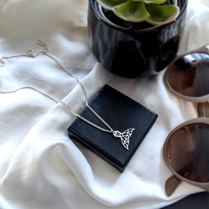 
                
                    Load image into Gallery viewer, Whale Tail Necklace Gold / Silver, Geometric Origami necklace
                
            