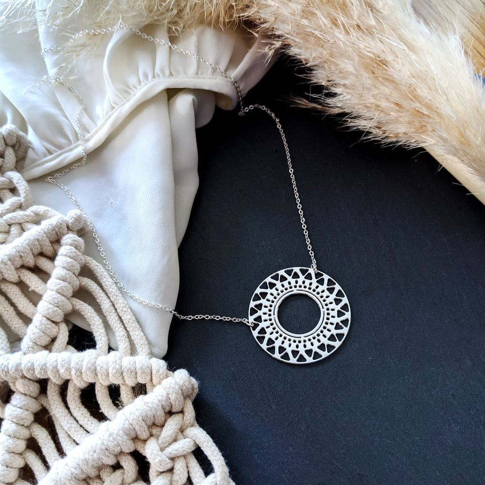 Circle of life necklace Gold / Silver