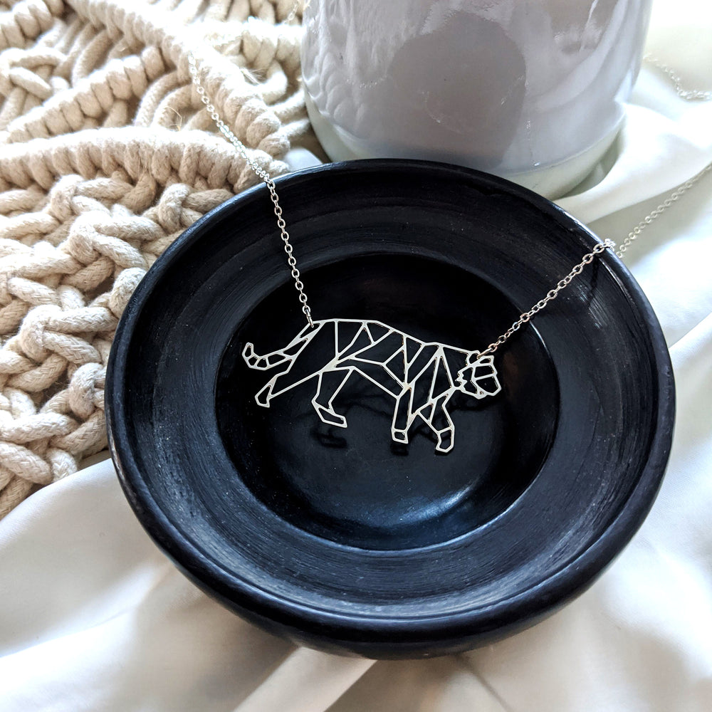 
                
                    Load image into Gallery viewer, Tiger Necklace Gold / Silver
                
            