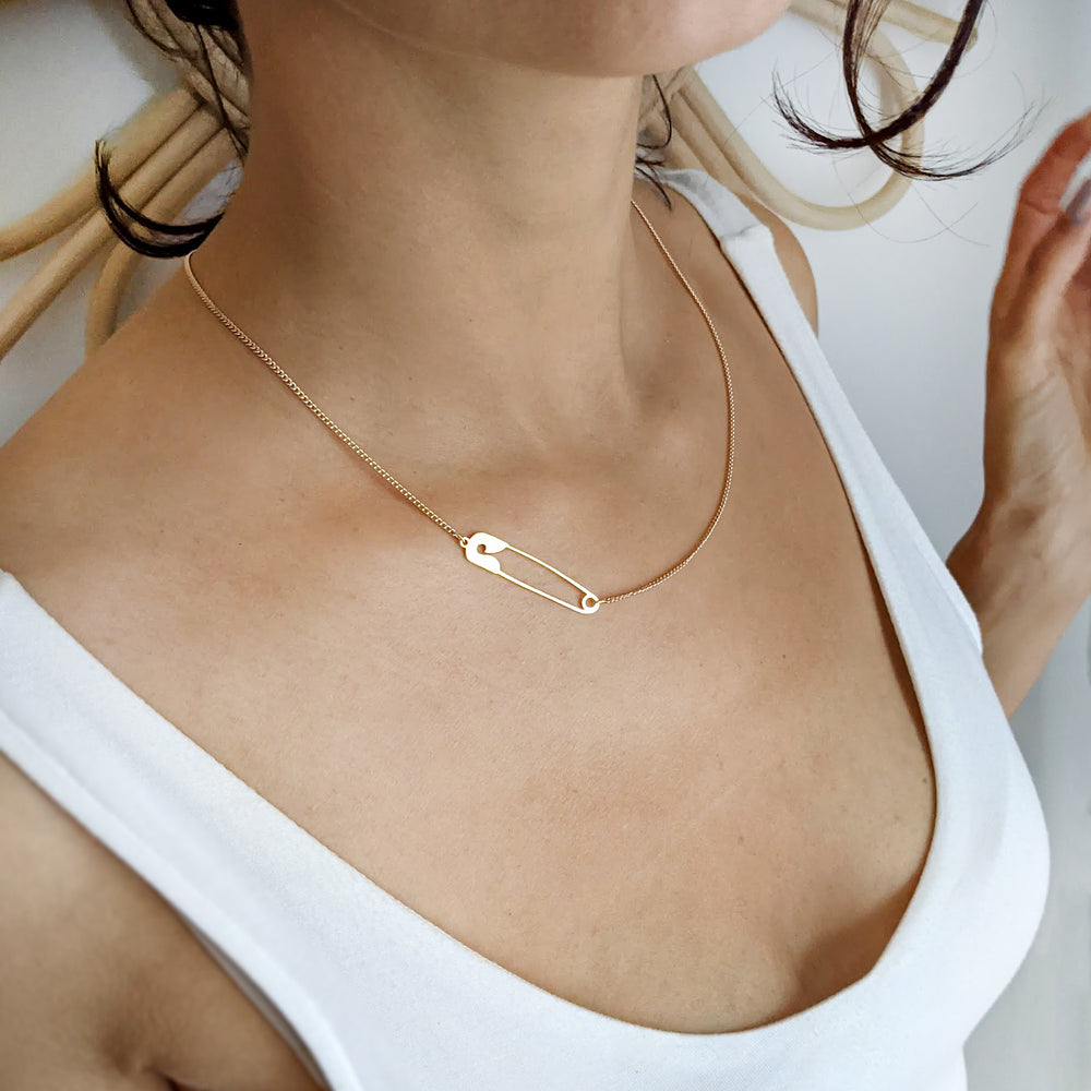 Safety Pin Necklace Gold / Silver